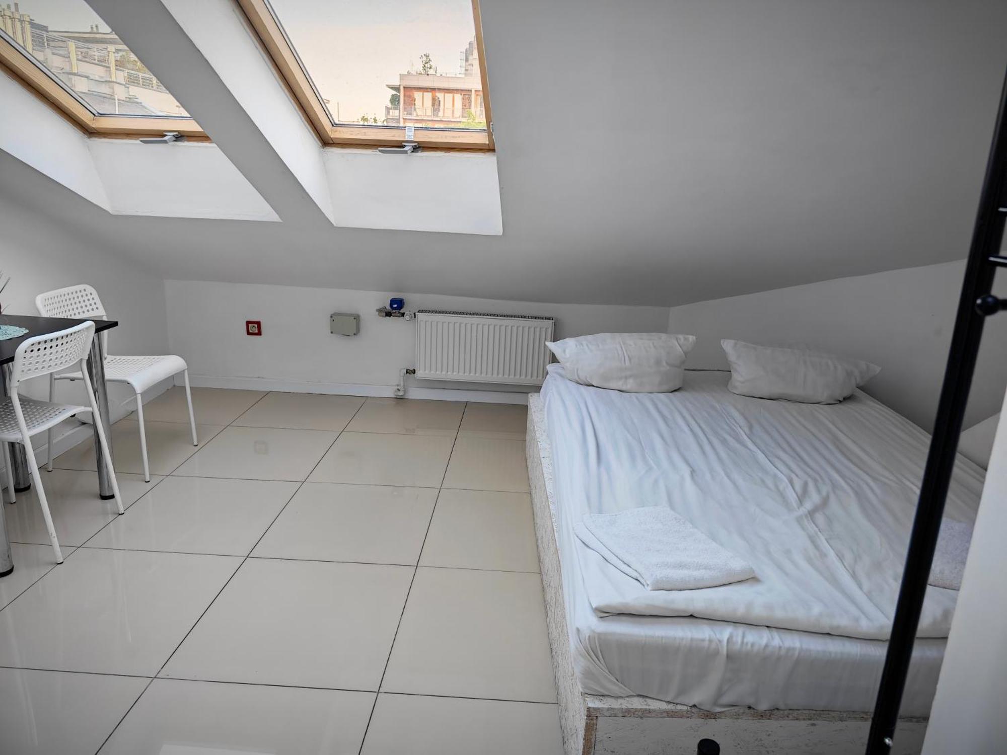 Apartamenty Hoza Attic Studio Warsaw Bilik gambar