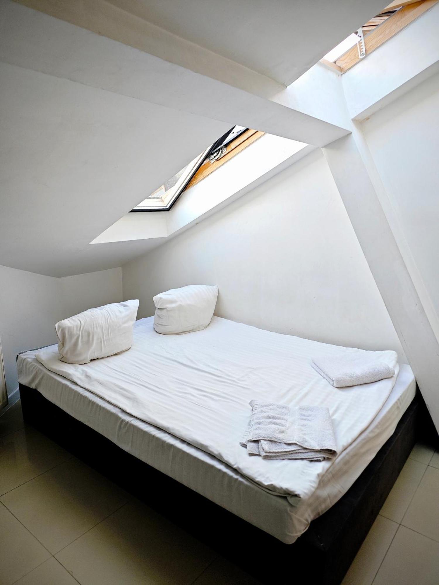 Apartamenty Hoza Attic Studio Warsaw Bilik gambar