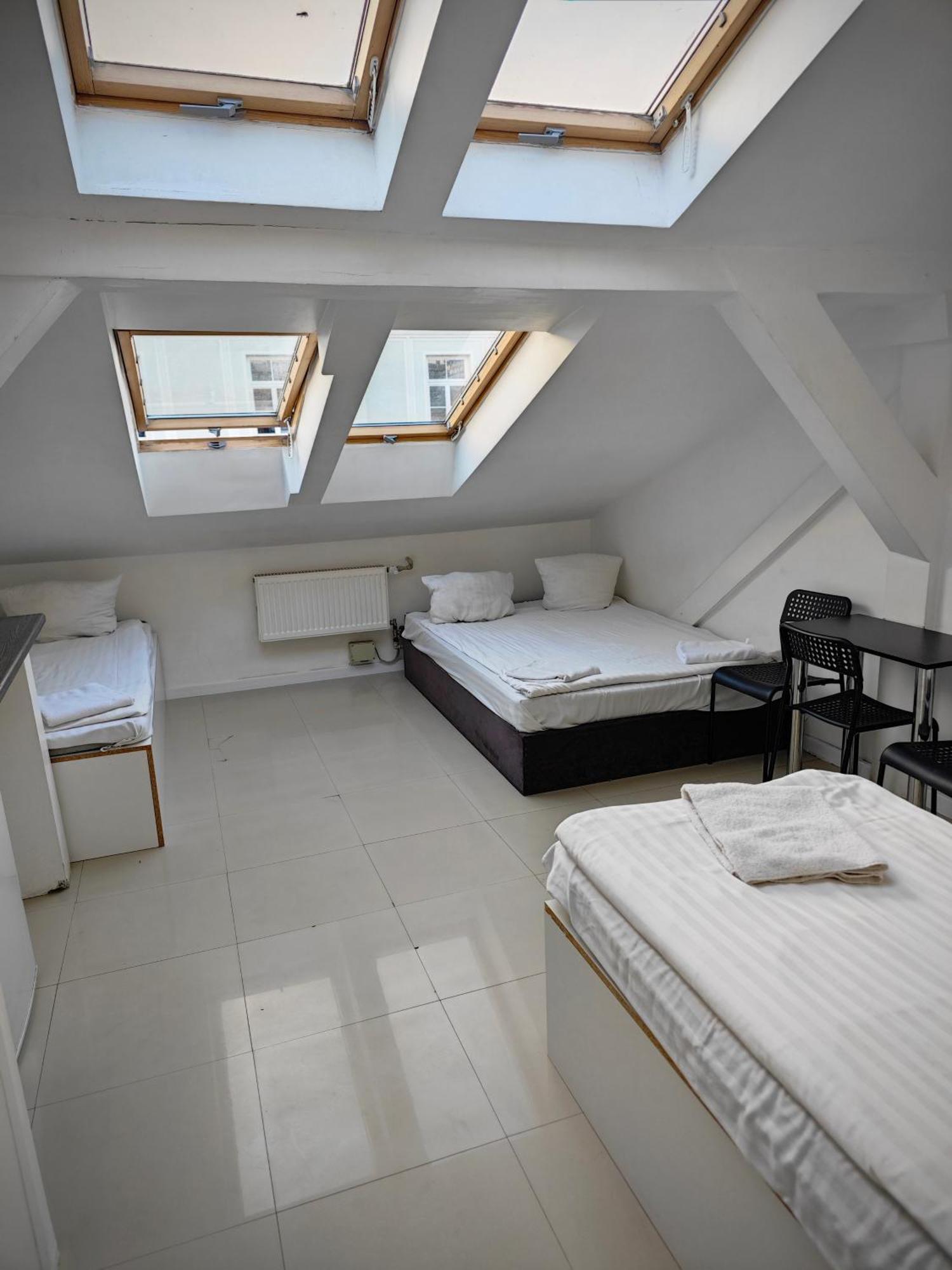 Apartamenty Hoza Attic Studio Warsaw Bilik gambar