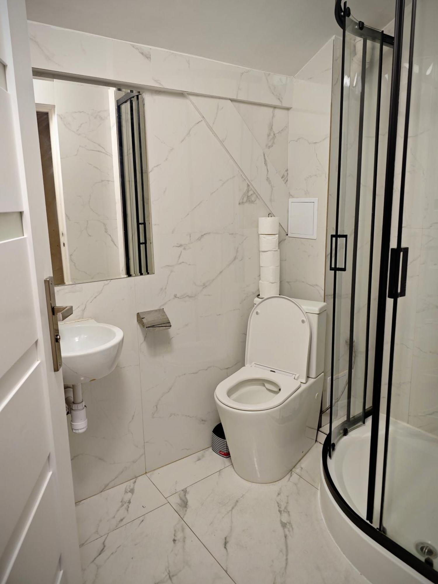 Apartamenty Hoza Attic Studio Warsaw Bilik gambar