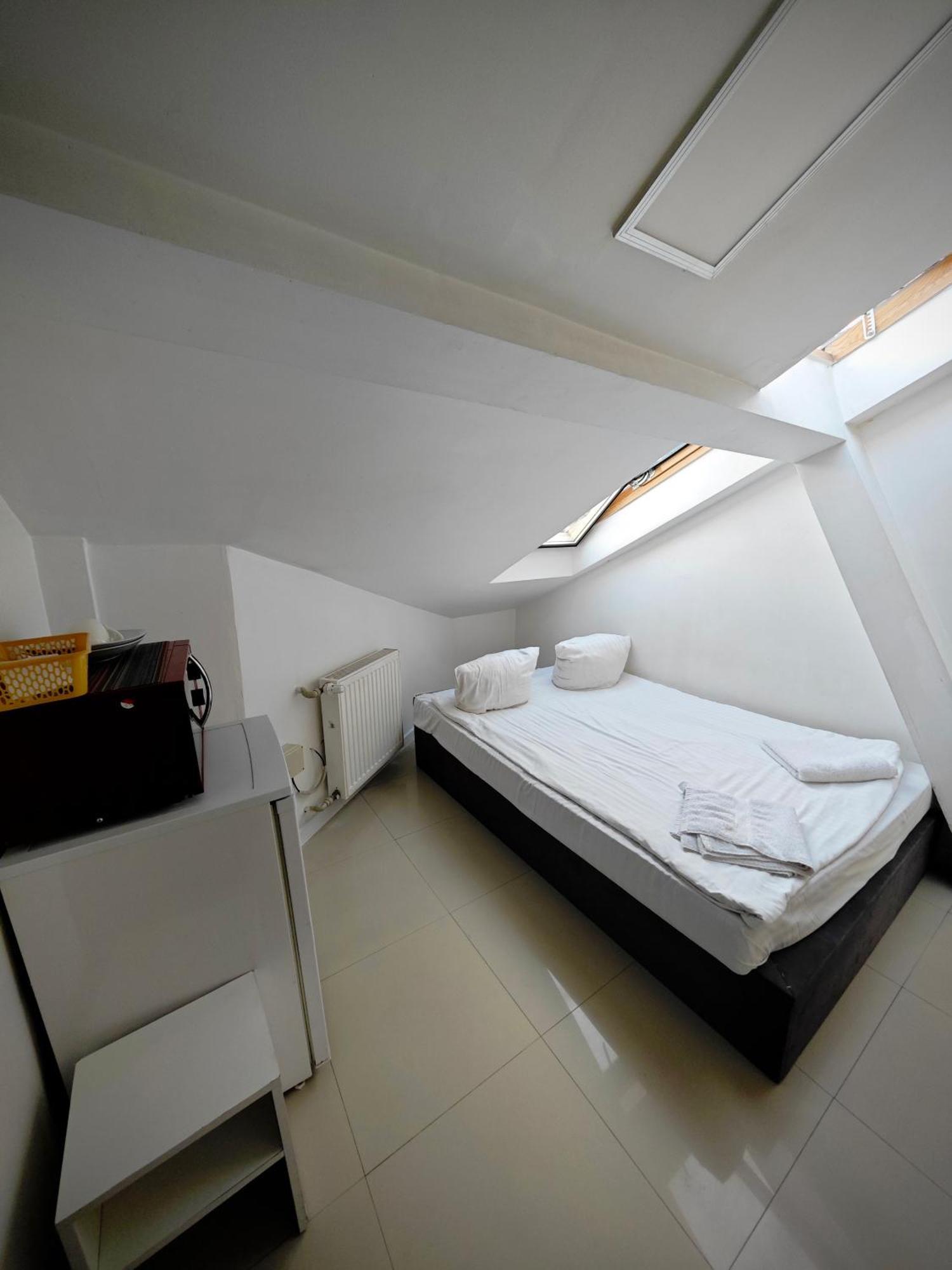 Apartamenty Hoza Attic Studio Warsaw Bilik gambar