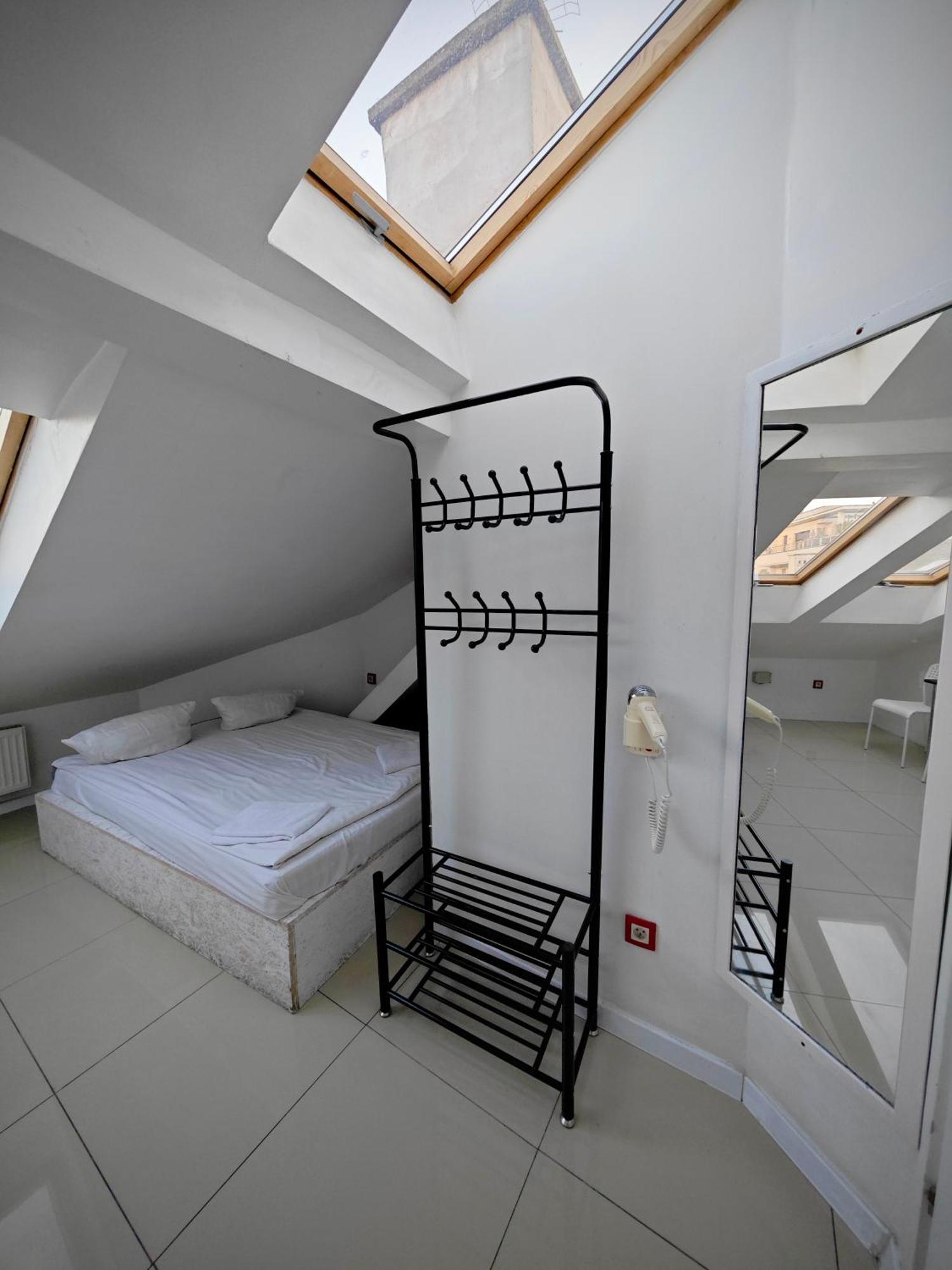 Apartamenty Hoza Attic Studio Warsaw Bilik gambar