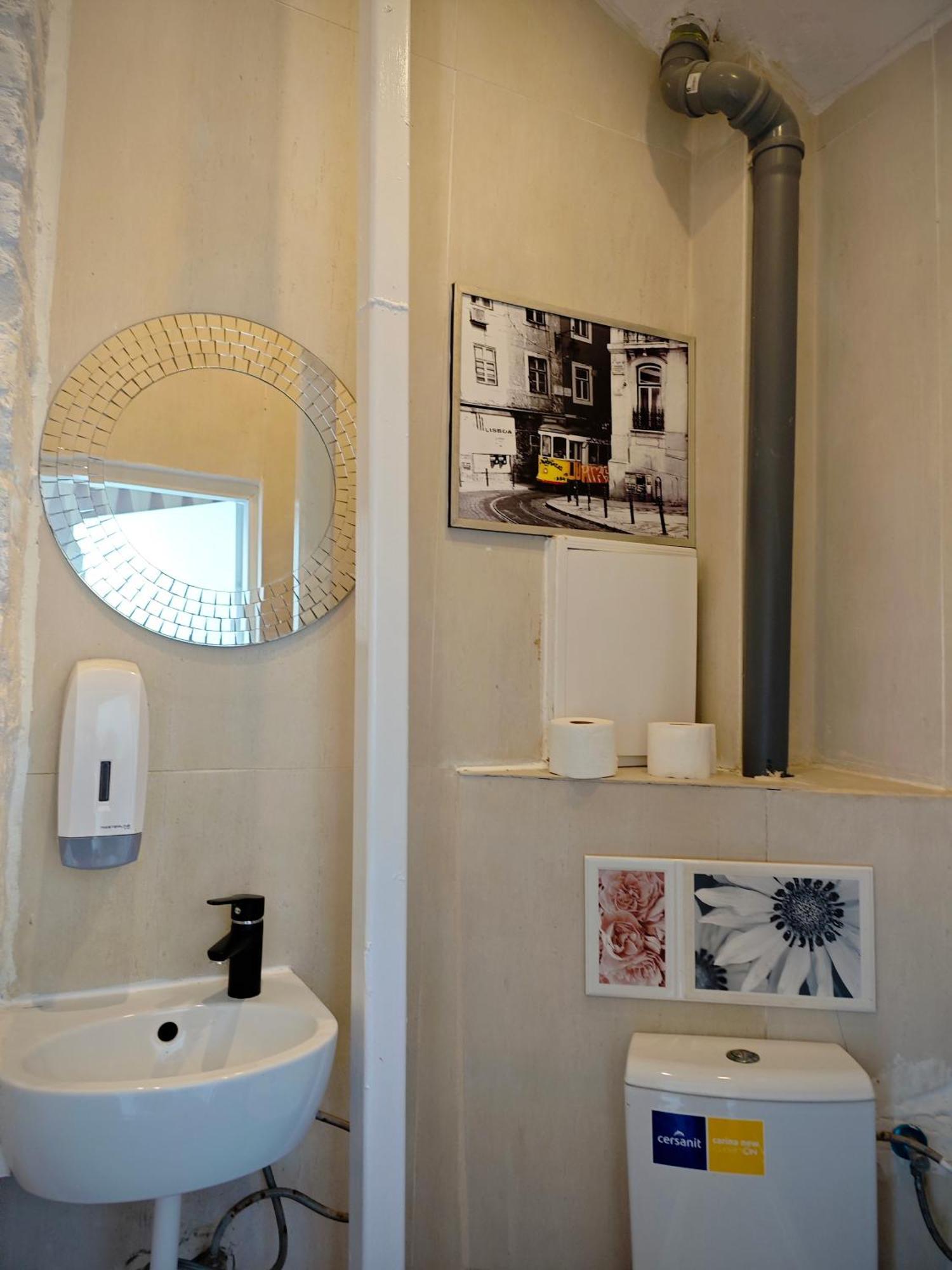 Apartamenty Hoza Attic Studio Warsaw Bilik gambar