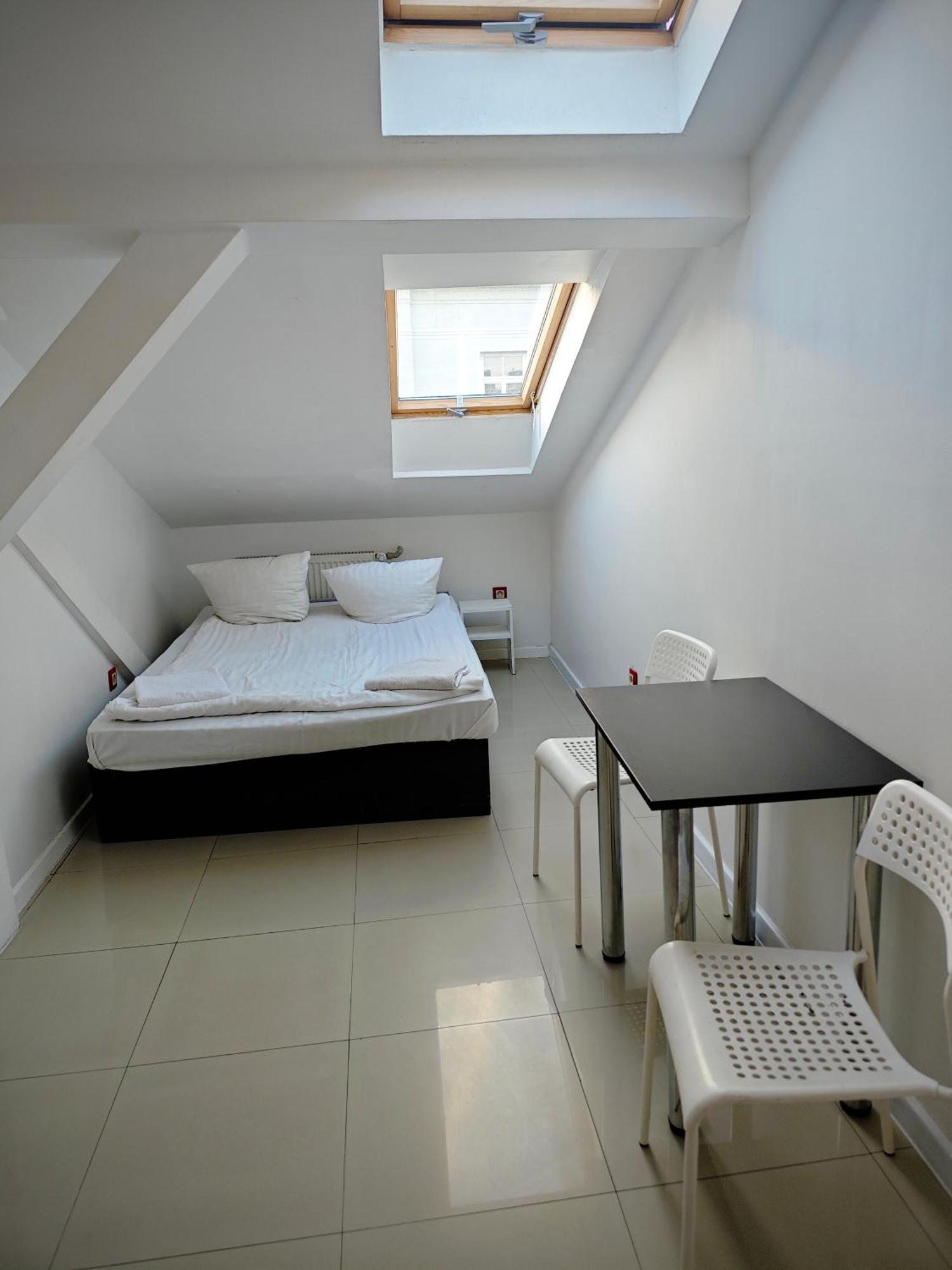 Apartamenty Hoza Attic Studio Warsaw Bilik gambar